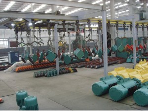 赤壁蒲圻起重機械噴漆車間圖展。