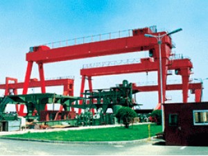 適應(yīng)露天貨場、造船廠、水電站等場所貨物的起吊。